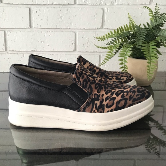 Naturalizer Yardley Cheetah Print Slip On Loafer Women's 7.5 WIDE - Picture 6 of 12